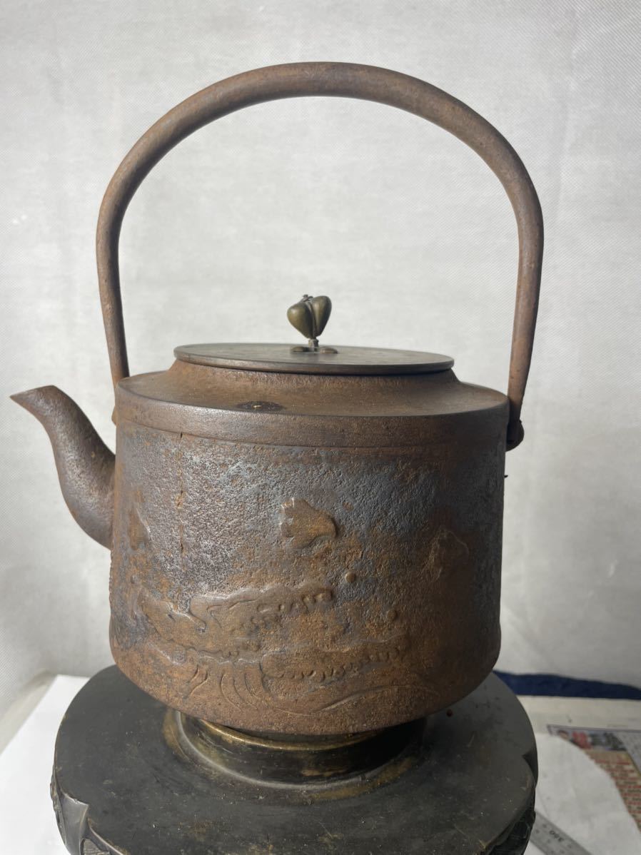 送料込】 鉄瓶 羽広鉄瓶 囲炉裏 自在鉤に最適 2.5L 鉄鋳物製 漆