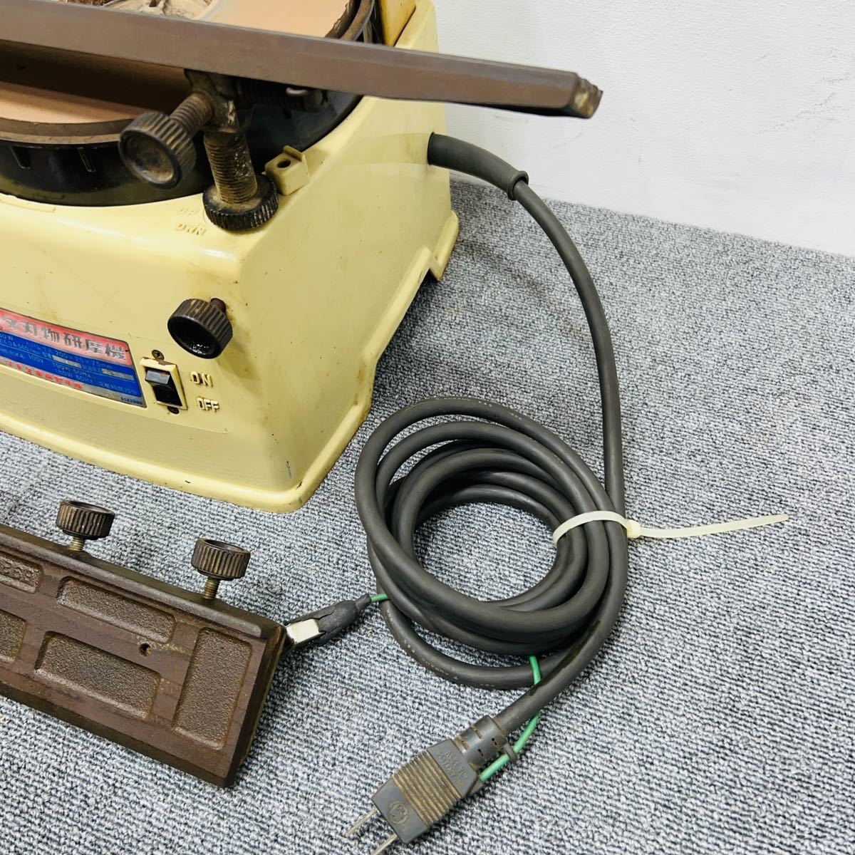 220819-19】makita/マキタ 9820-1 刃物研磨機 研削 研削 100V 電動刃物 ...