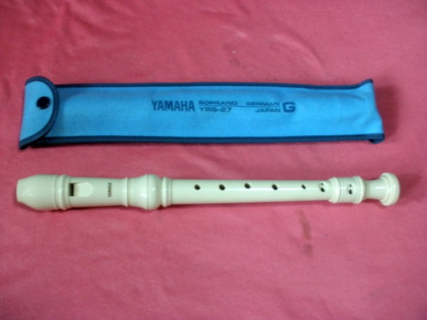 USED YAMAHA сопрано блок-флейта YRS-27