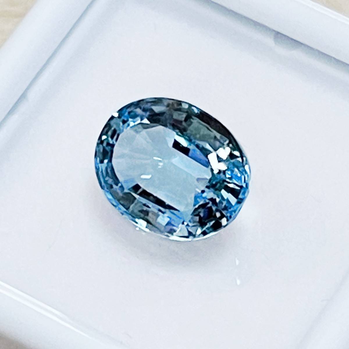 天然　スイスブルー　トパーズ　ルース　3.615ct　オーバルカット　裸石　宝石　綺麗_画像5