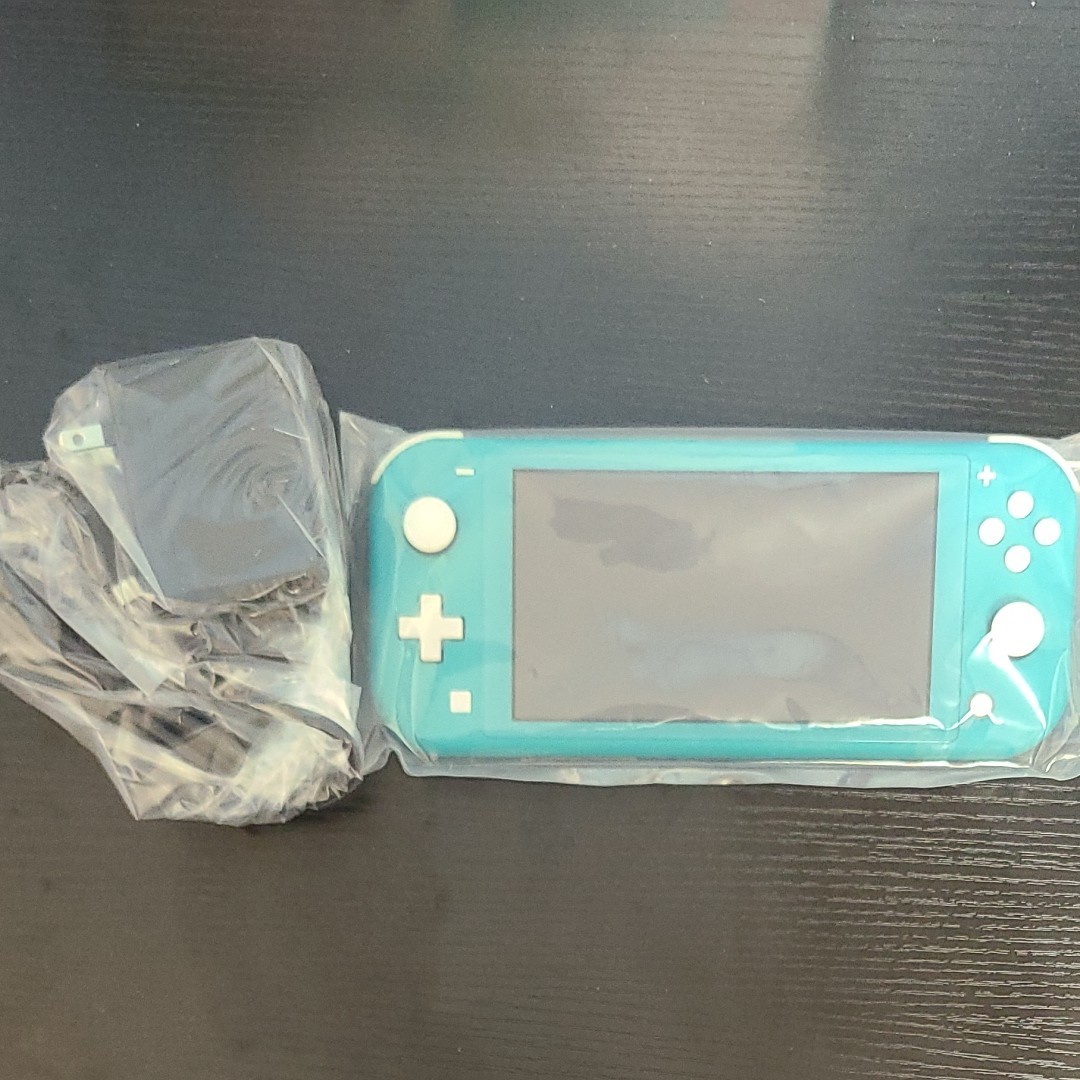 ニンテンドースイッチライト ターコイズ 充電器 保護フィルム付き 当店おすすめ品 Switchライト ガラスフィルム等付き 充電器 ターコイズ 家庭用ゲーム本体