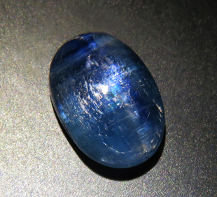 1843【レアストーン 希少石 鉱物標本】スター カイヤナイト 3.65ct 濃い青 ネパール : 瑞浪鉱物展示館 【送料無料】