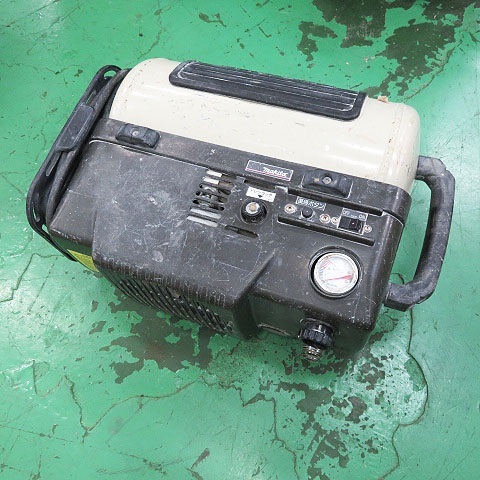 Yahoo!オークション - Makita マキタ AC7011 常圧エア Yahoo!オークション - Makita マキタ AC7011 常圧エア