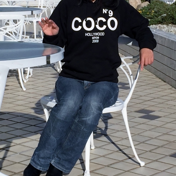 レディース COCO NO9 HOLLYWOOD ロゴ　裏起毛パーカー　フリーサイズ ブラック_画像4