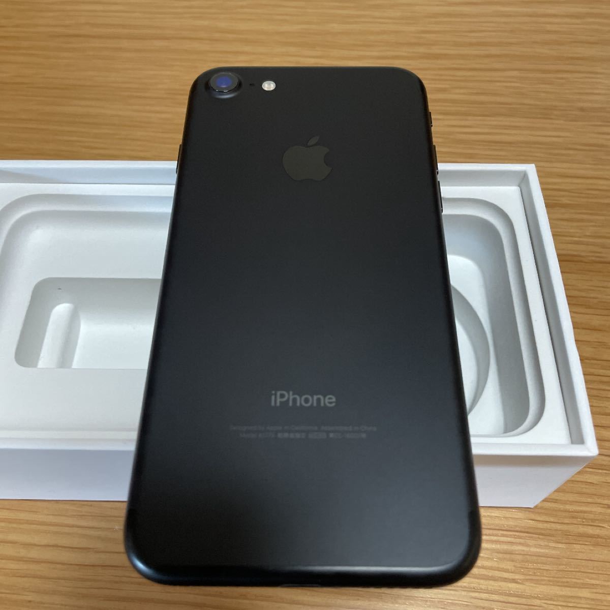 即決価格】【美品】iPhone 7 Black 128 GB SIMフリー-