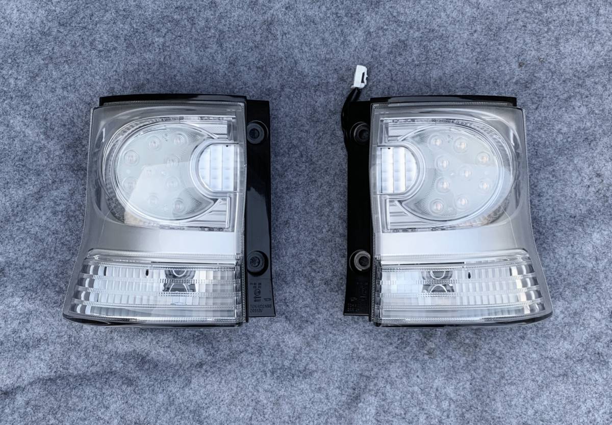 タントカスタム L385S / L375S■ 後期 純正 LED テールランプ クリアテールレンズ 左右セット あまけハーネス付き_画像1