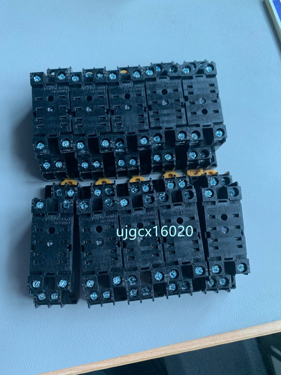 新品 OMRON/オムロン PYFZ-08-E 表面接続ソケット 200個入り 保証付き