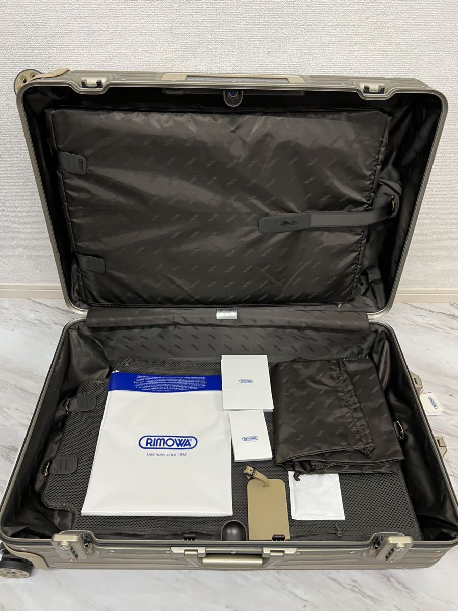 リモワ RIMOWA TOPAS TITANIUM トパーズ チタニウム TSAロック 電子
