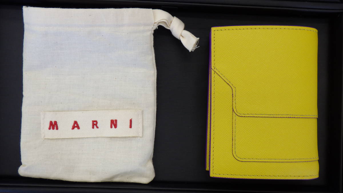 #277 MARNI マルニ レディース 二つ折りミニ財布 PFMOQ14U07 Z499C 2