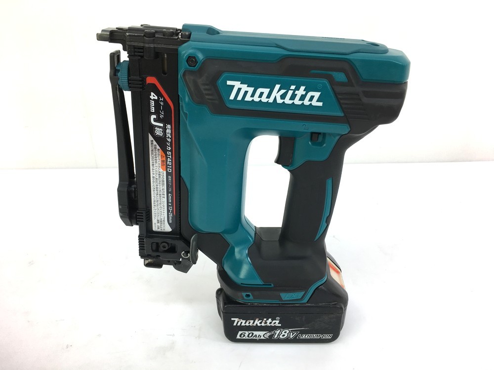 ○【60】品 makita（マキタ） 充電式タッカ ST421D 本体/バッテリー