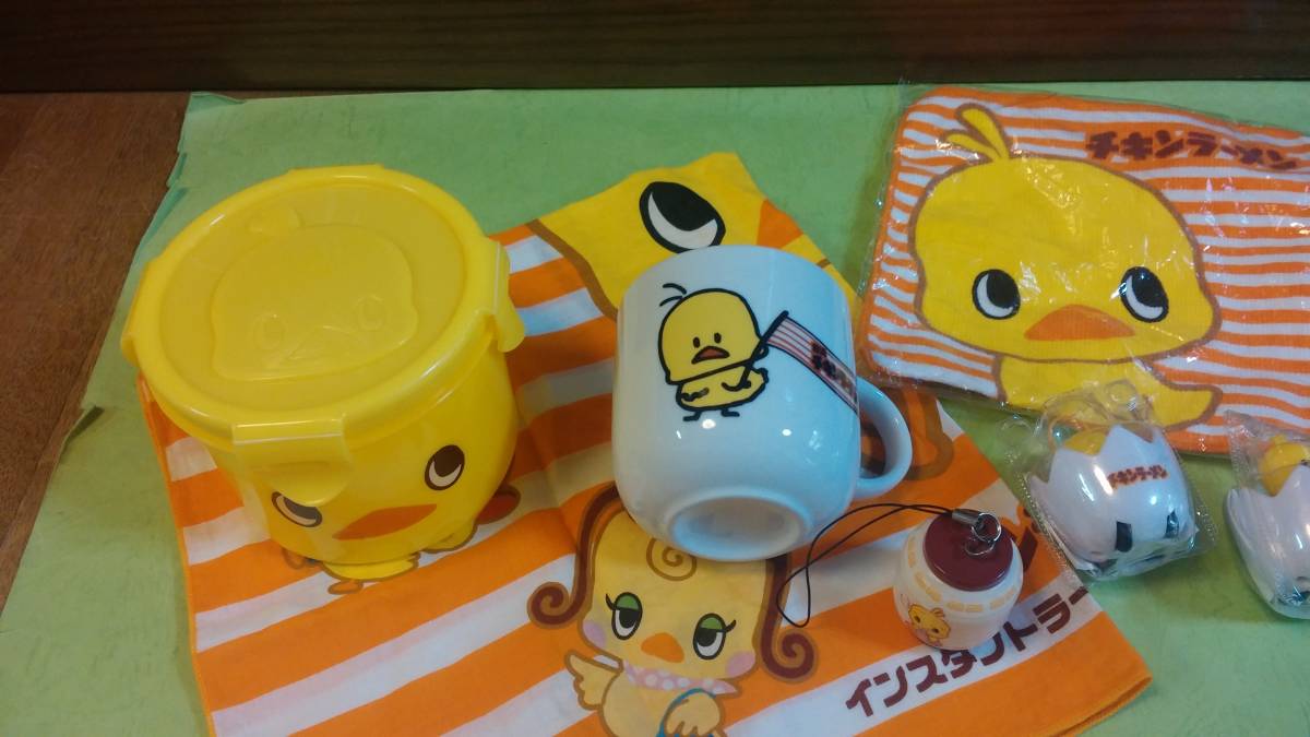 チキンラーメン　ミニタオル＆コンテナタッパー＆マグカップ＆ひよこちゃんタマゴカー等色々セット　新品＆保管品　非売品_画像5