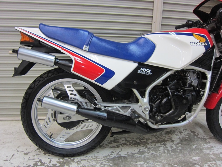 驚異の極低走行!! 希少絶版車!! ホンダ MVX250F MC09 2スト 好調美車!!_画像6