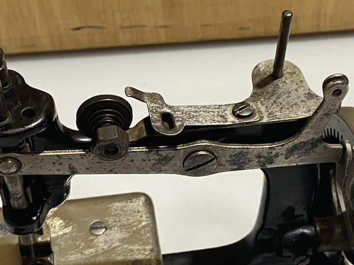 USED antique Vintage SINGER singer toy sewing machine 