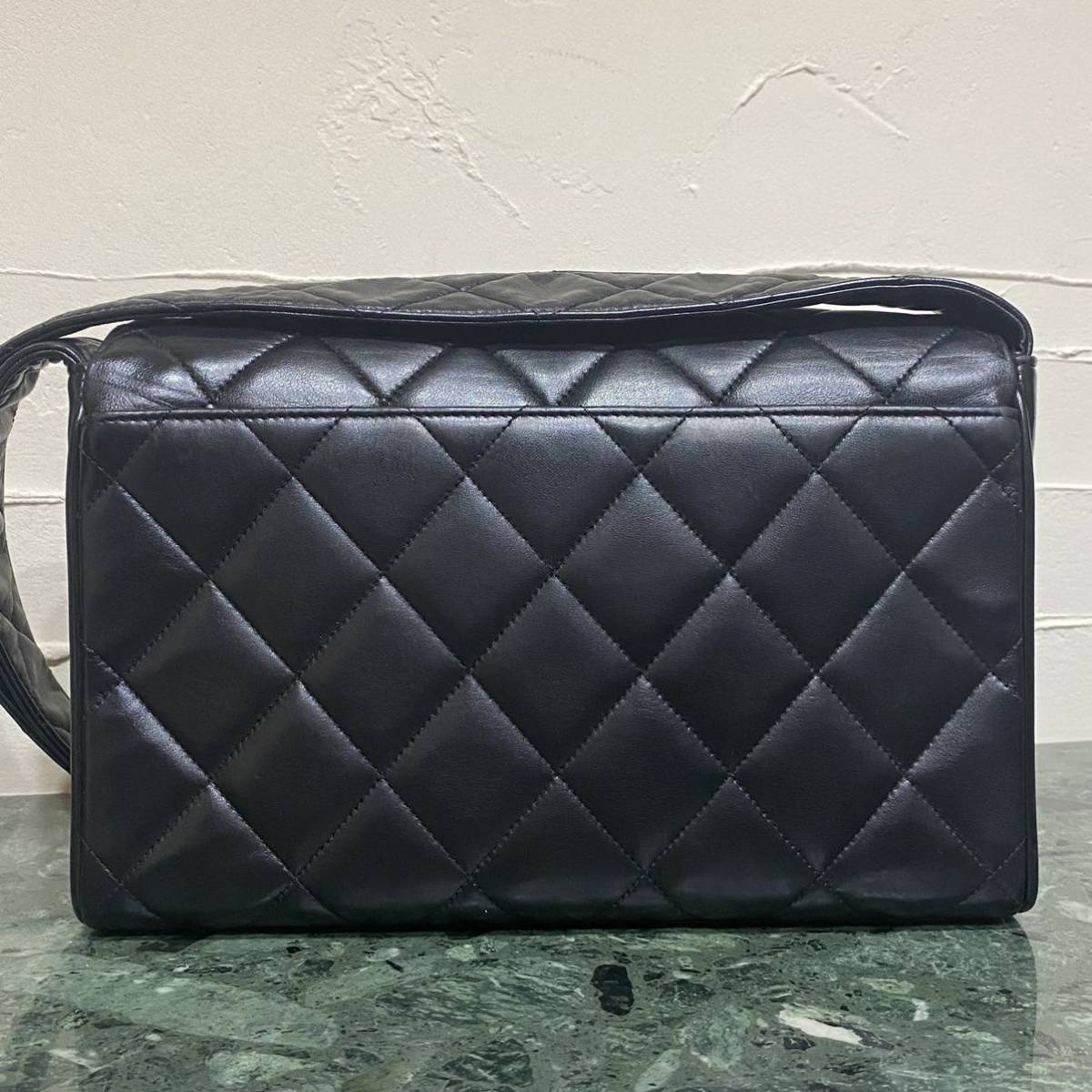 VINTAGE CHANEL ラムスキン マトラッセ レザーショルダーバッグ VINTAGE CHANEL ラムスキン マトラッセ レザーショルダーバッグ