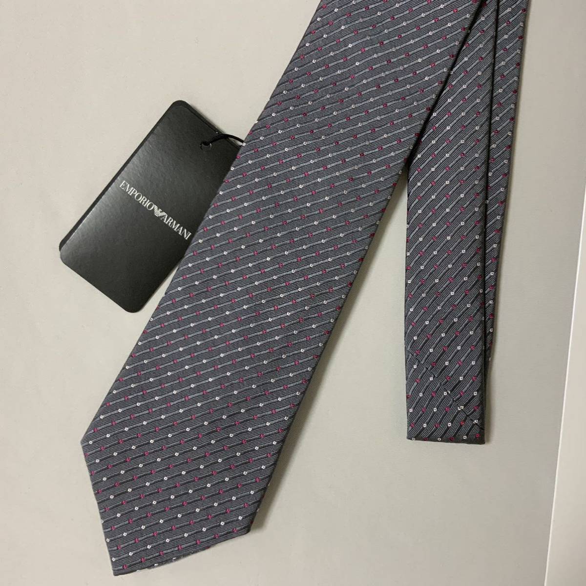 海外 正規品】 洗練されたデザイン エンポリオ アルマーニ 上質シルク