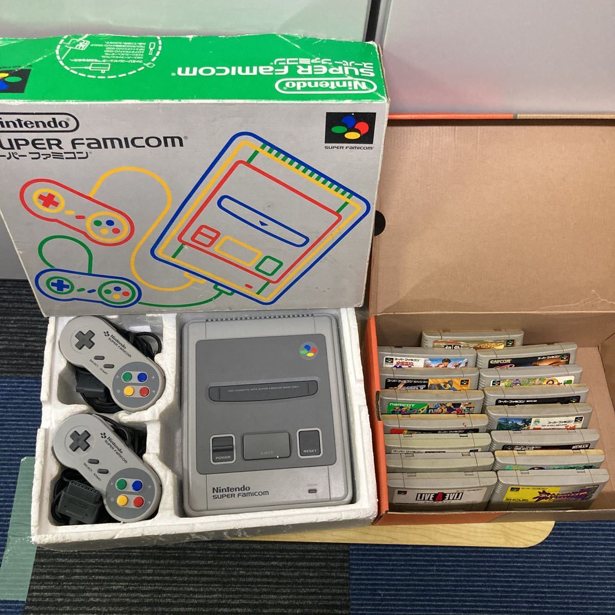 Nintendo 任天堂 SFC スーパーファミコン 本体 HVC-002 コントローラー2個 配線 箱付 動作品 おまけソフト付15本 ゲーム c2