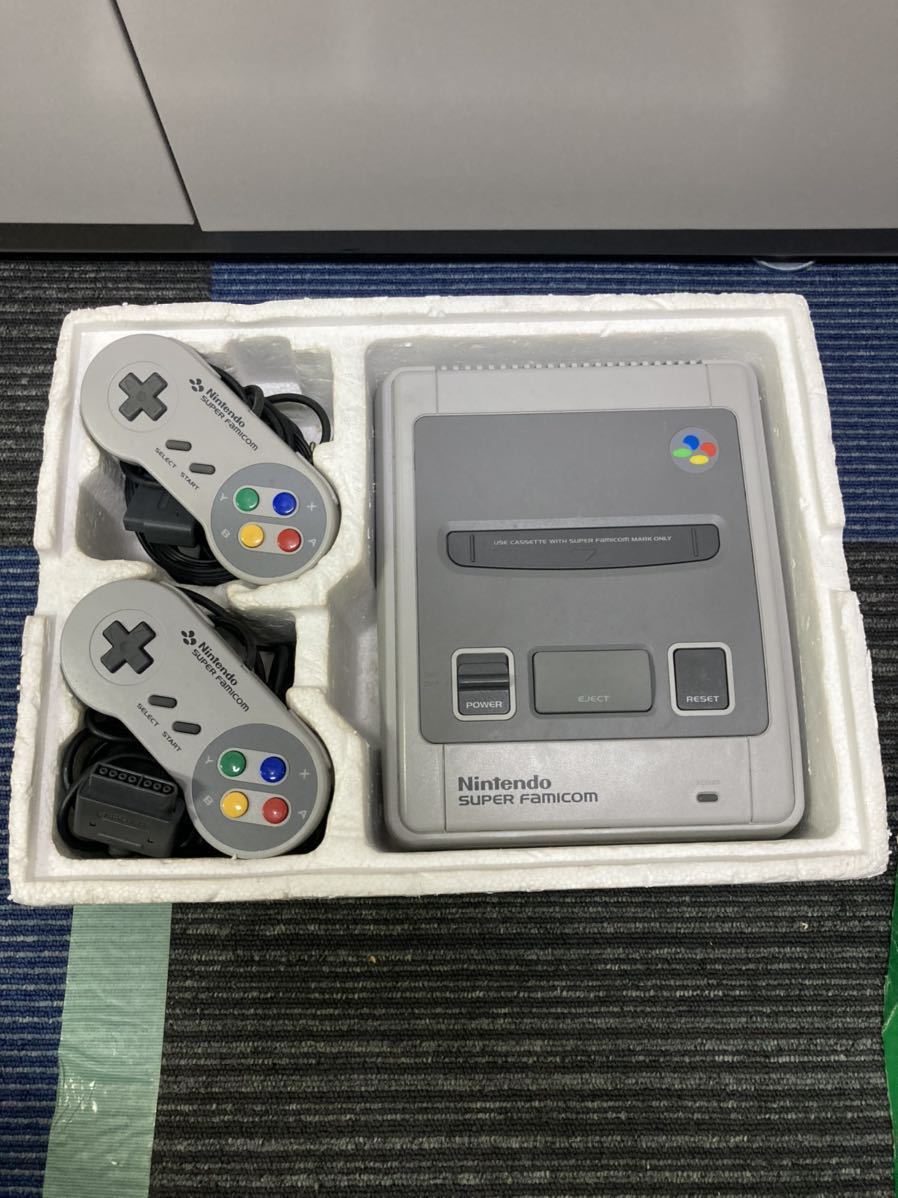 Nintendo 任天堂 SFC スーパーファミコン 本体 HVC-002 コントローラー2個 配線 箱付 動作品 おまけソフト付15本 ゲーム c2_画像3