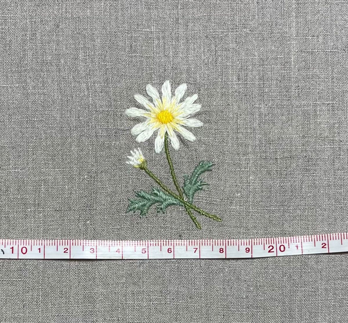 マーガレット刺繍 麻 100% ドビー 55cm×43cm マーガレット マーガレット刺繍 麻 100% ドビー 55cm×43cm マーガレット