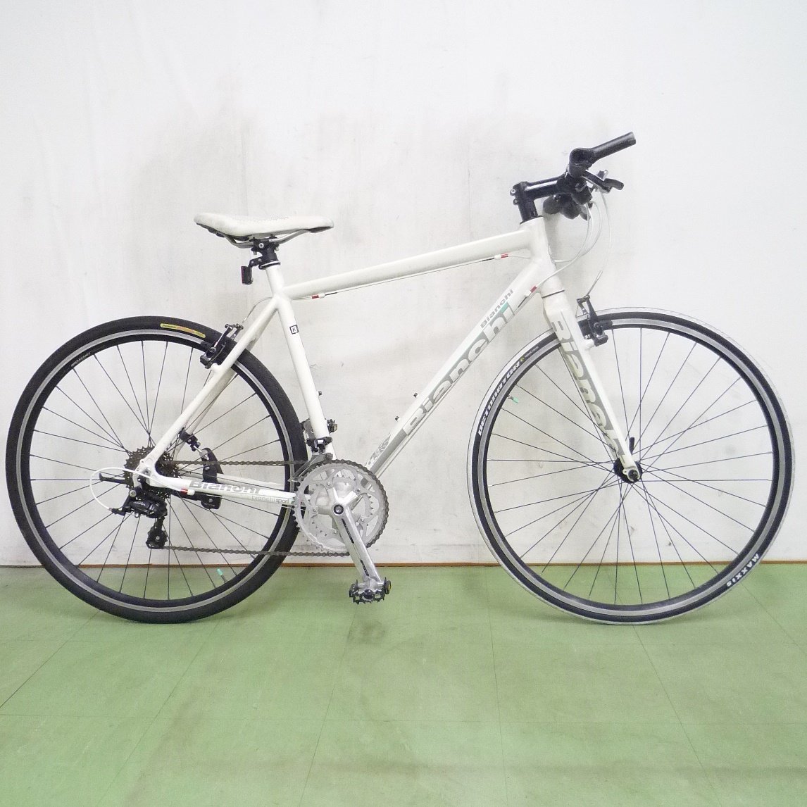 Yahoo!オークション - クロスバイク ビアンキ ローマ 2 SHIMANO Yahoo!オークション - クロスバイク ビアンキ ローマ 2 SHIMANO