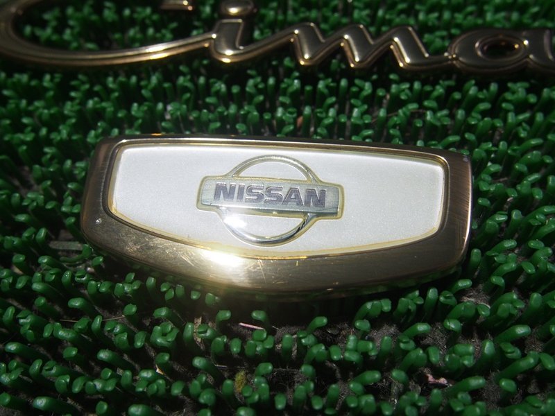 [psi] Nissan Y31 Y32 Y33 Cima оригинальный "золотая" эмблема 2 позиций комплект орнамент багажник эмблема почтовая доставка (370 иен ) соответствует 