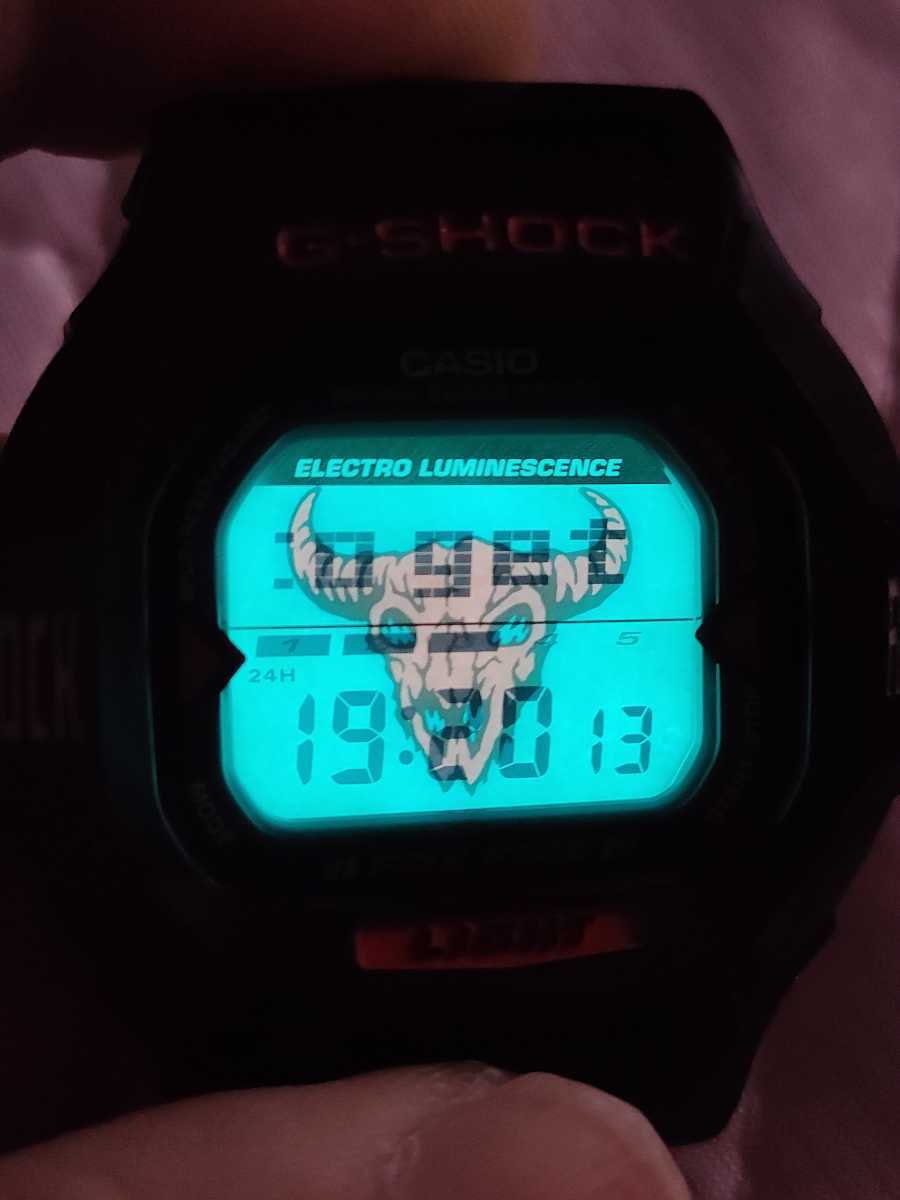 G-SHOCK CASIO G-SHOCK DW-8000-1 バッファロー|Yahoo!フリマ G-SHOCK CASIO G-SHOCK DW-8000-1 バッファロー|Yahoo!フリマ