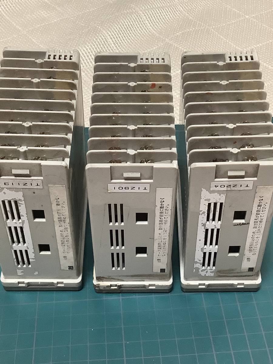 山武(アズビル)SDC20 C200DA006D1 デジタル指示調節計 3個 動作未確認 付属品なし_画像4