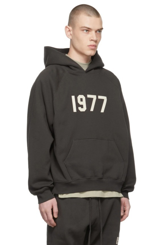 新品 □ FOG ESSENTIALS FEAR OF GOD 22SS 1977 スウェット パーカー