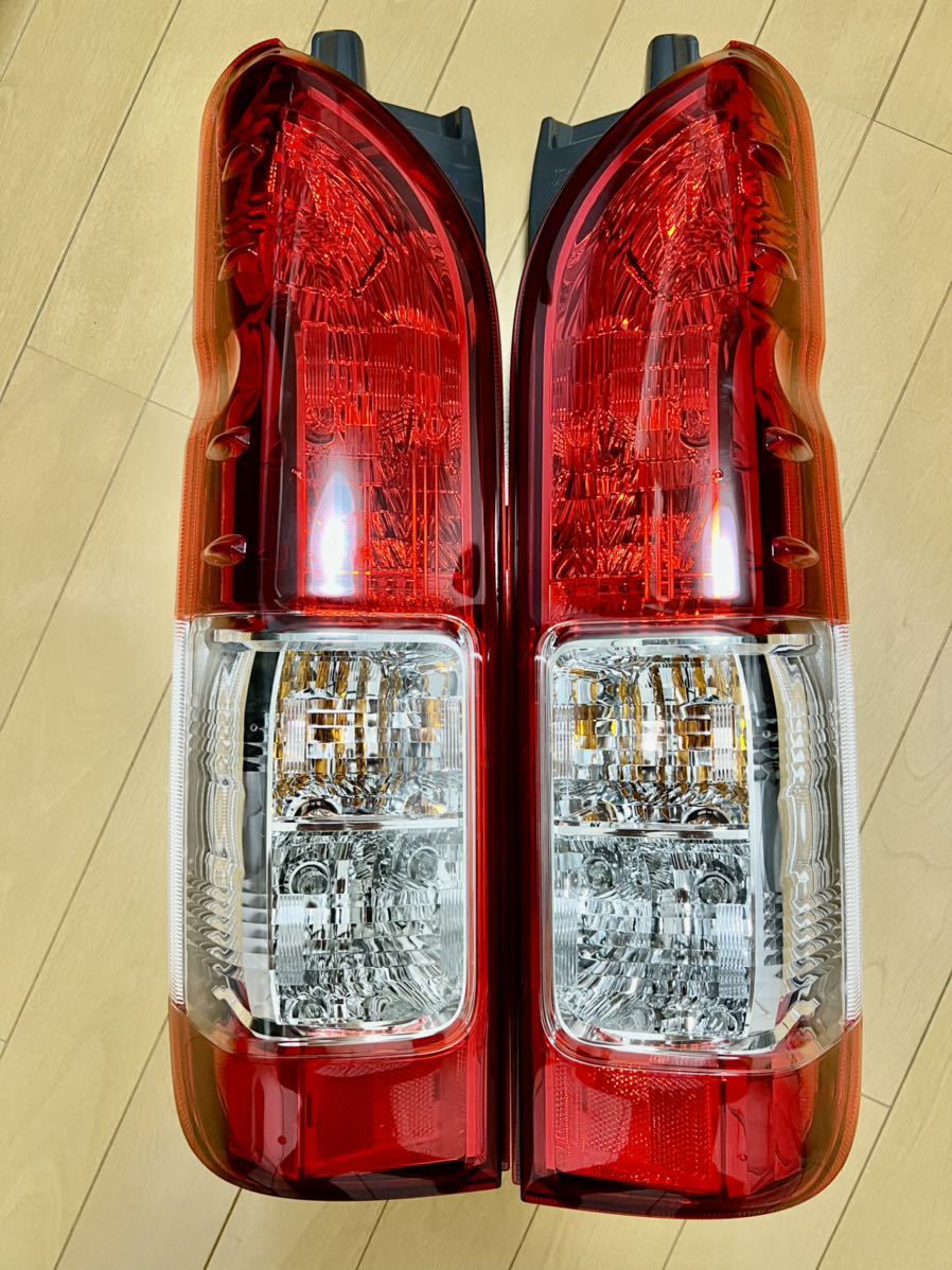 市場 左右セット ハイエース レジアスエース テールランプ 200系 4型 5