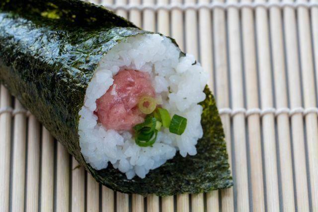 特価ブランド 駒のり<BR><BR>寿司屋さん御用達<BR>焼のり全型100枚分 <BR><BR>検索ワード 業務用焼海苔 焼海苔 焼き海苔 おにぎり おにぎらず 焼きのり 手巻き 業務用焼き海苔 全形100枚