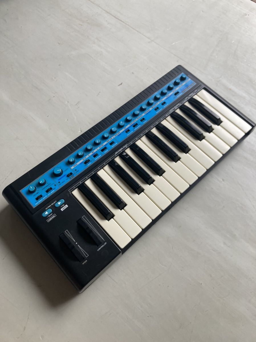 Novation 初代BASSSTATIONアナログシンセサイザー - 楽器、器材