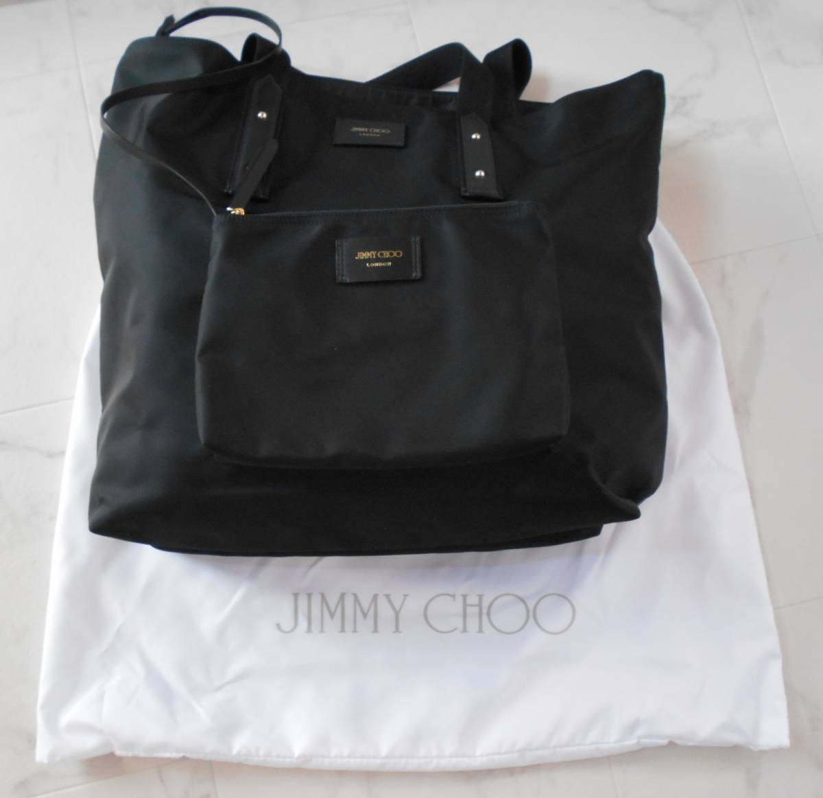 新品★JIMMY CHOO トートバッグ ポーチ付き ジミーチュウ ブラックトラベルバッグ マザーズバッグ ブランドバッグ 通勤バッグ 通学バッグ