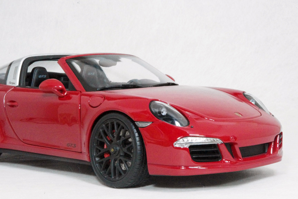 * 1/18 Porsche = 911 ( 991.1 ) Carrera 4 GTS targa / red = Porsche