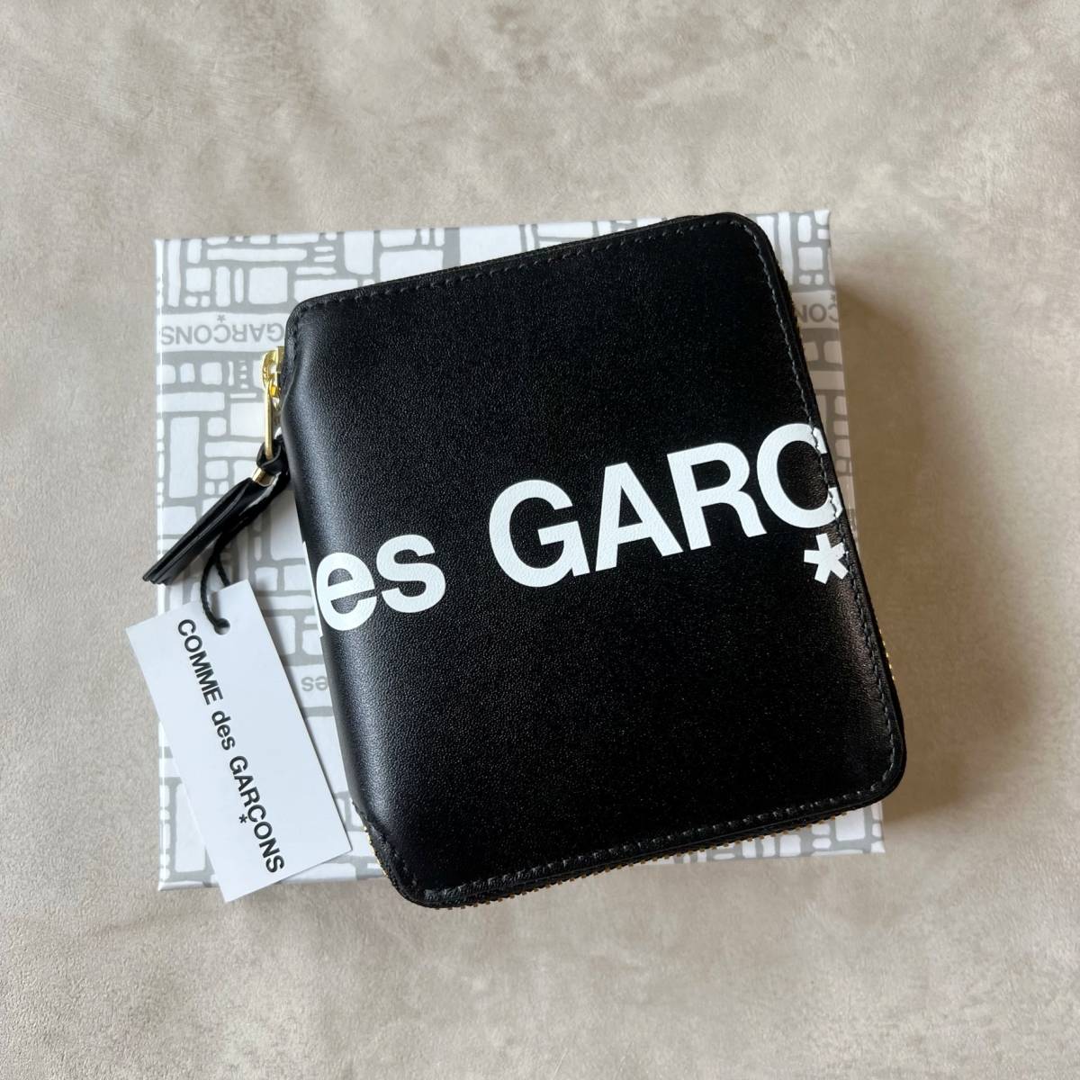 新品未使用箱付き】COMME des GARCONS コムデギャルソン 二つ折り財布