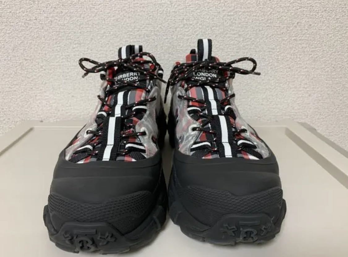 バーバリー アーサー スニーカー レッド | normanhubbard.com