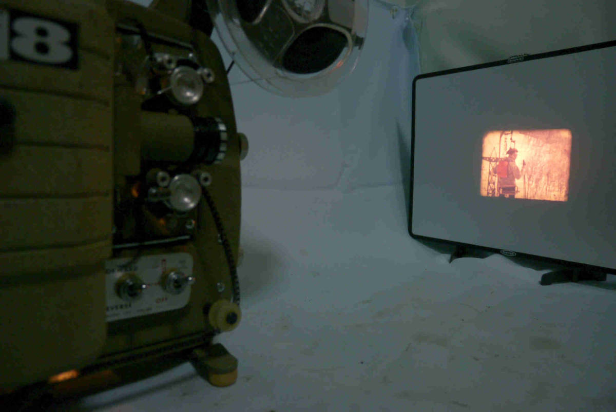 セコニック　８ミリ映写機　ＳＥＫＯＮＩＣ ８ 丸いフォルム　インテリアにも 昭和の遺産　ぜひ永久保存を！　スローライフの良き時代