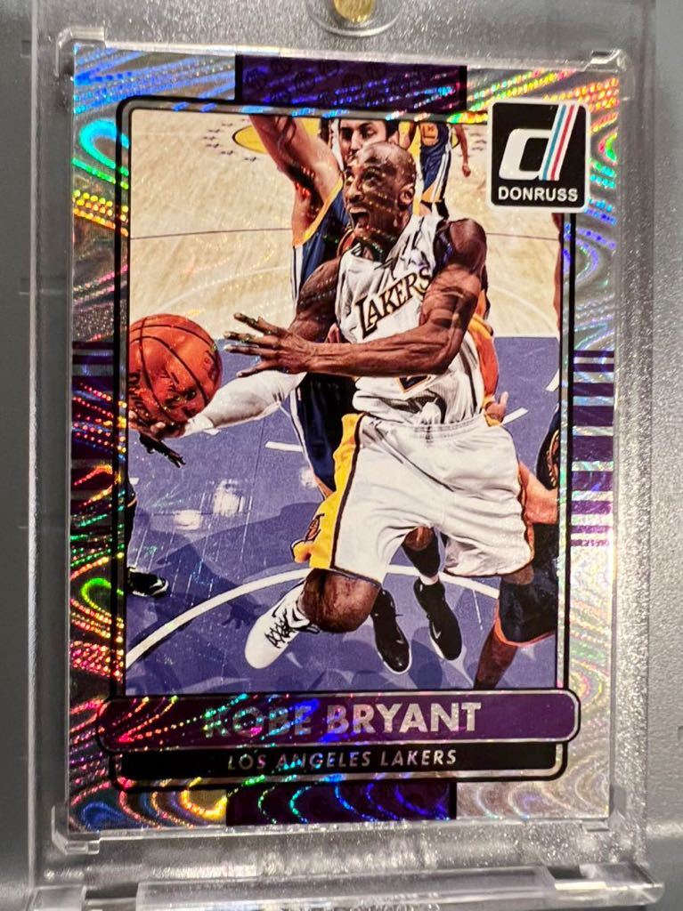 激レア 14-15 Panini Donruss Swirlorama Kobe Bryant コービー・ブライアント NBA インサート Lakers レイカーズ ユニフォーム バスケ_画像1