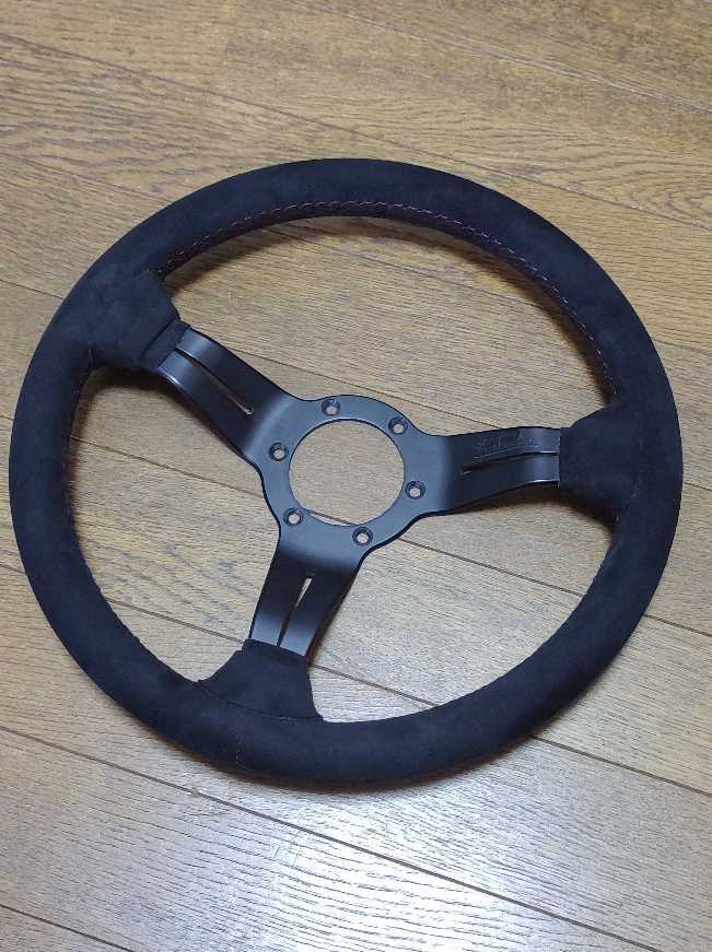 張り替え後に発送 オーダーメイドステアリング MOMOキャバリーノ