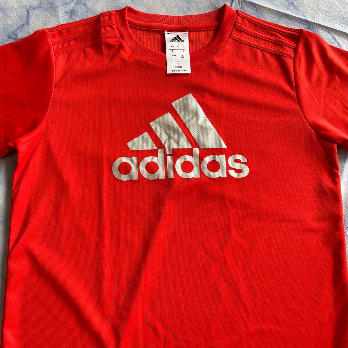 adidas ジュニアTシャツ