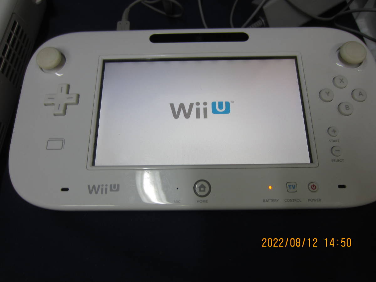 【M097】Nintendo　任天堂　箱付　Wii U　WUP-101　32G　本体　ホワイト　ゲームパッド　WUP-010　リモコンプラス　通電確認済み_画像3