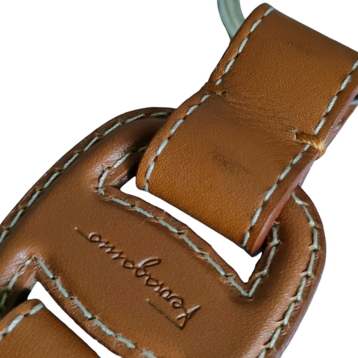 美品 Salvatore Ferragamo サルヴァトーレフェラガモ ヴァラ メタル
