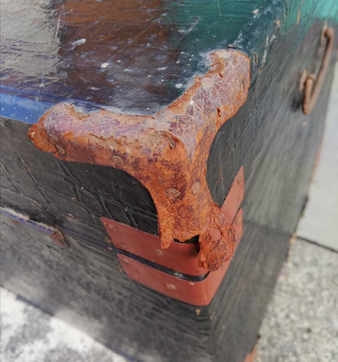 日本のアンティーク 革張り 木箱 トランク 収納ボックス ヴィンテージ 古民家 古道具 インテリア レザー_画像6