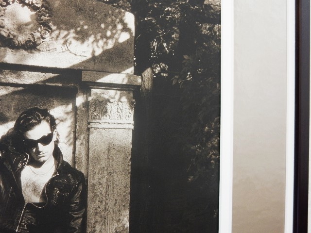 bono/1992/ искусство Picture рамка /Bono/U2/ Irish * Icon /da Brin блокировка /Framed Bono art pic/ довольно большой сумма . роскошный . стена украшение / белый чёрный 