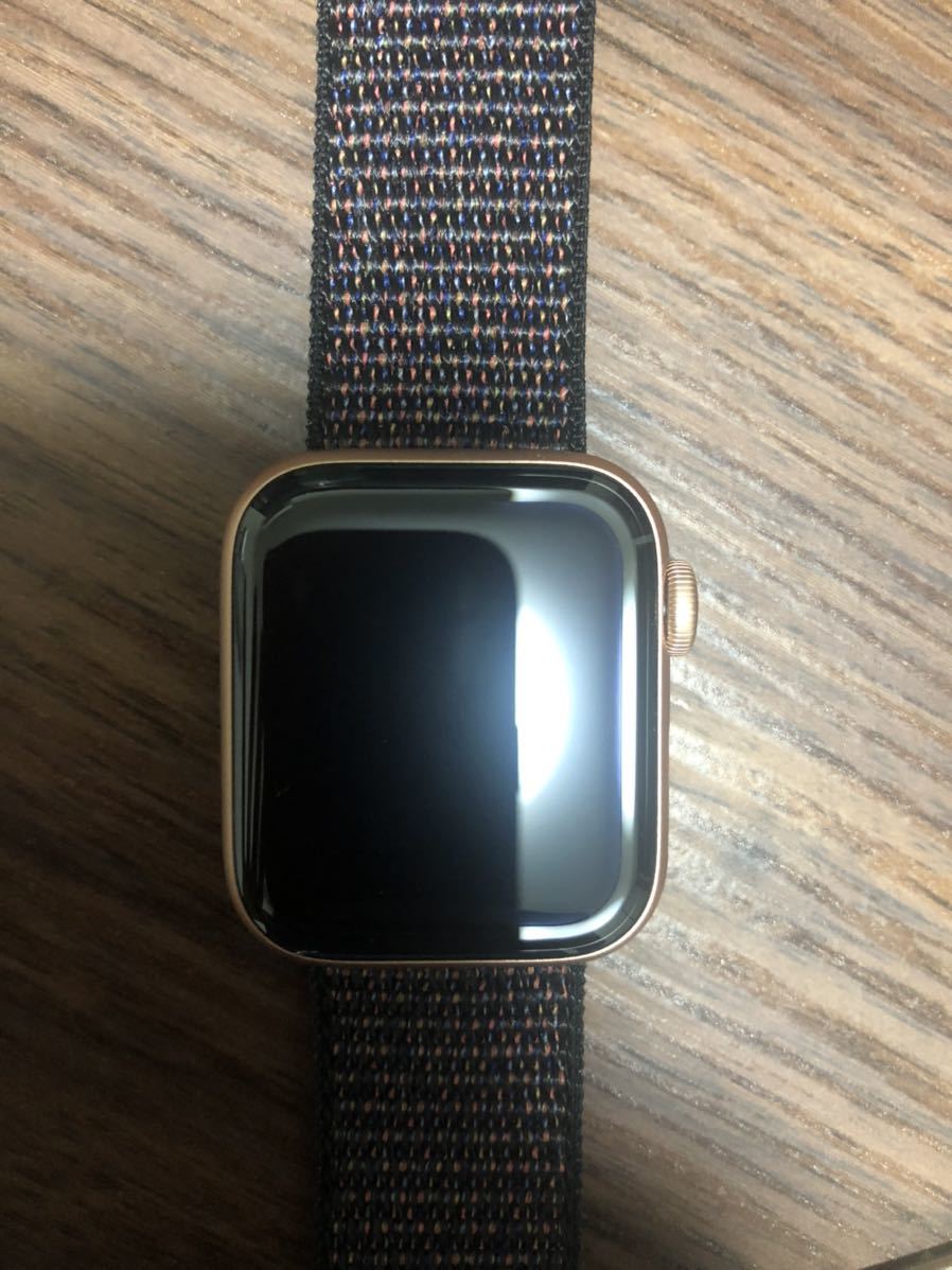 のフィット Apple Watch SE(GPSモデル)- 40mmゴールドアルミニウム