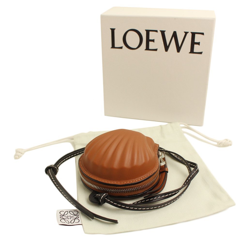 新品・未使用品)ロエベ シーシェル レザー ポーチ ミニ ブラウン 茶
