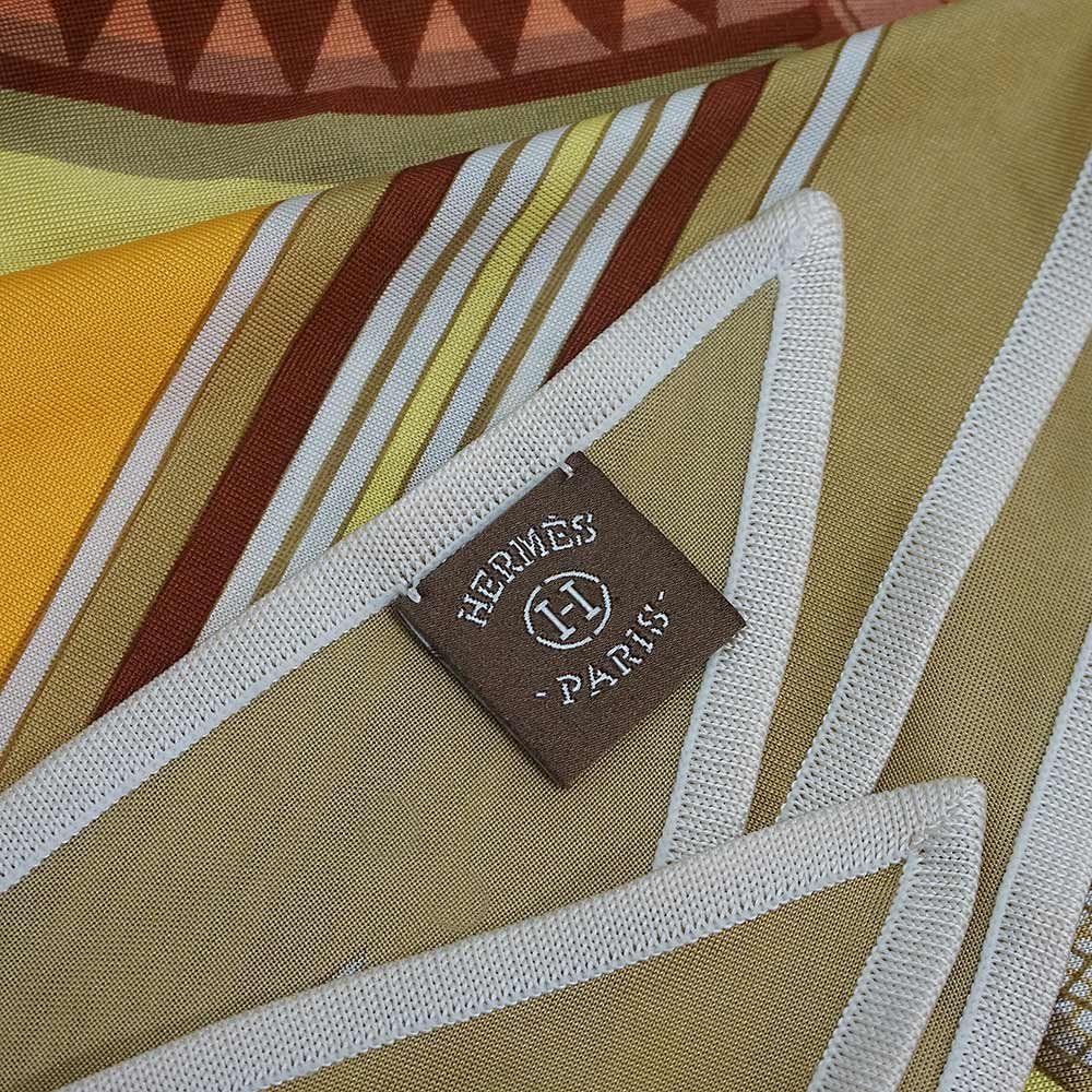 未使用 展示品)エルメス HERMES 三角 スカーフ ジャージー シルク 100