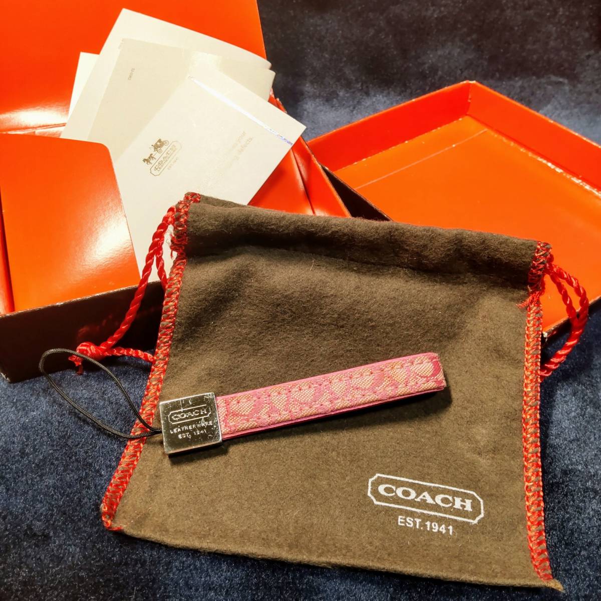 COACH コーチ レディース キーホルダー ストラップ ピンク色 USED品 専用箱入り_画像1