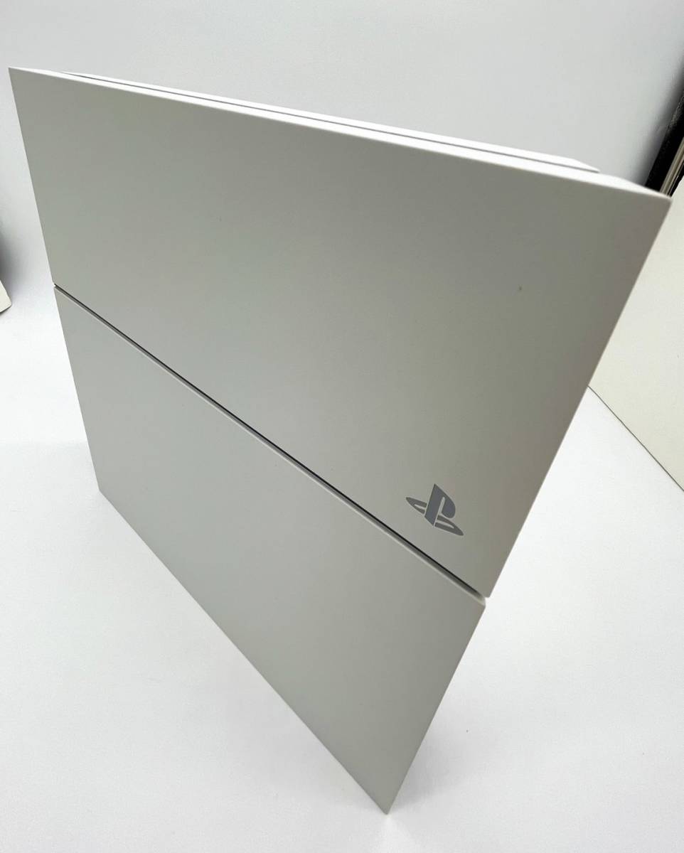 PlayStation 4 グレイシャー・ホワイト (CUH-1200AB02)【メーカー生産終了】【極美品】