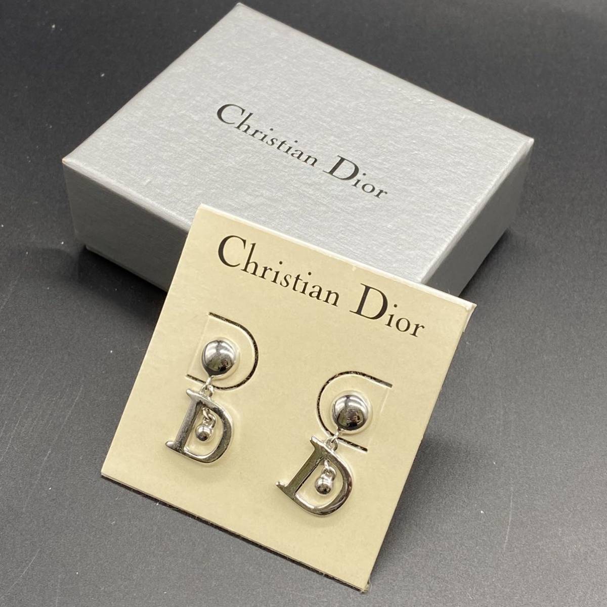 Christian Dior クリスチャンディオール ディオール　ピアス 　シルバーカラー