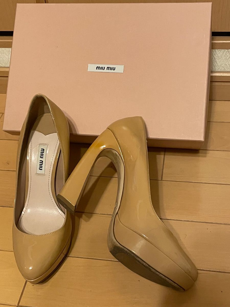 MIU MIU 37.5 日本サイズ24センチ　ベージュパンプス miumiu