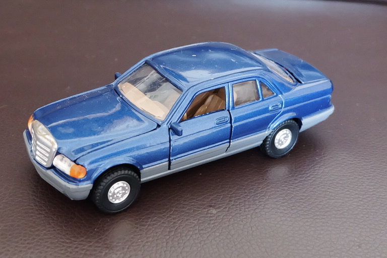  Mercedes Benz 560SEL blue Yonezawa Diapet 